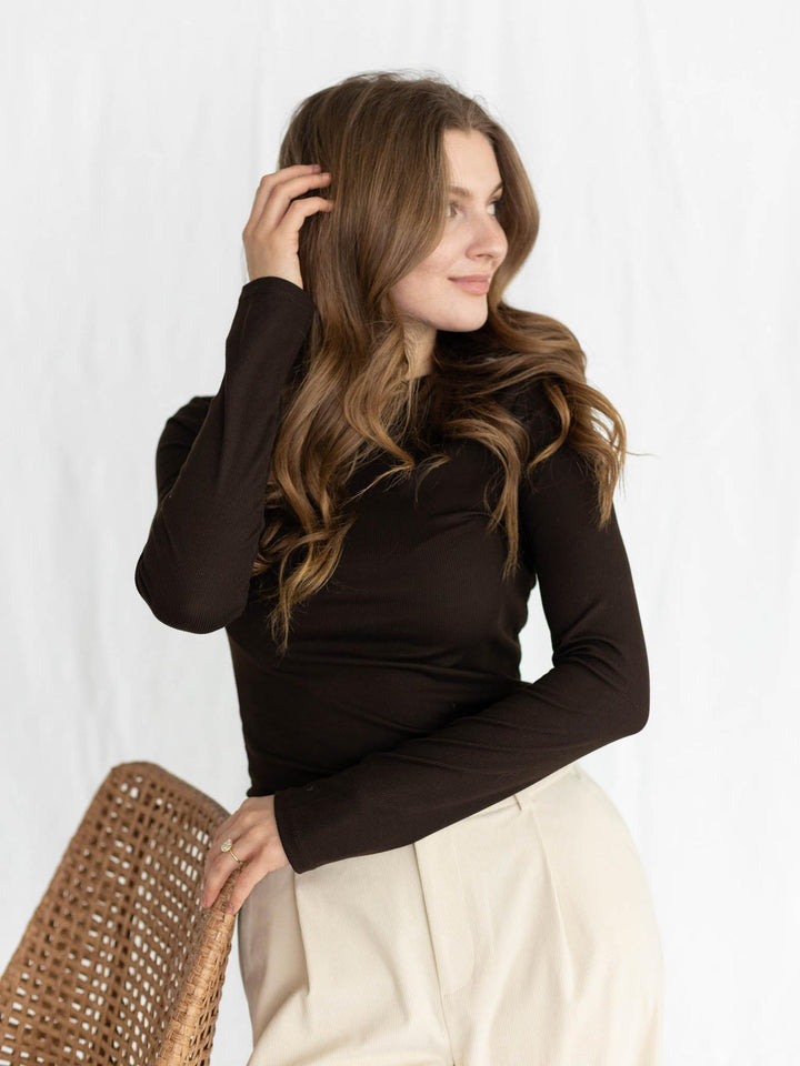 brown long sleeve ribbed shirt
