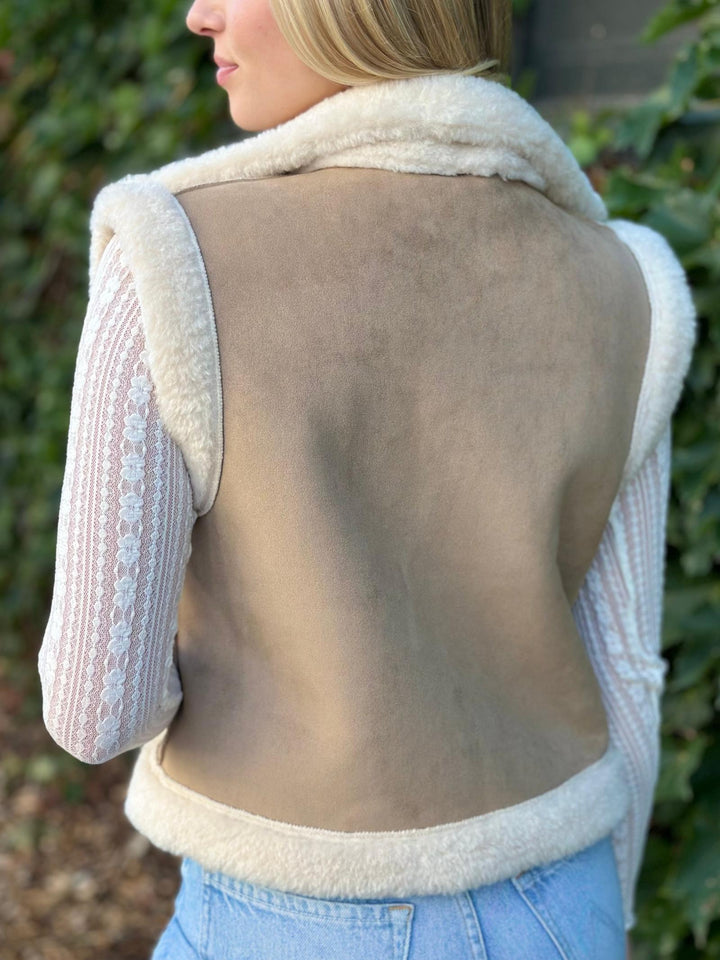 Elan Sleeveless Sherpa Detail Pleather Vest