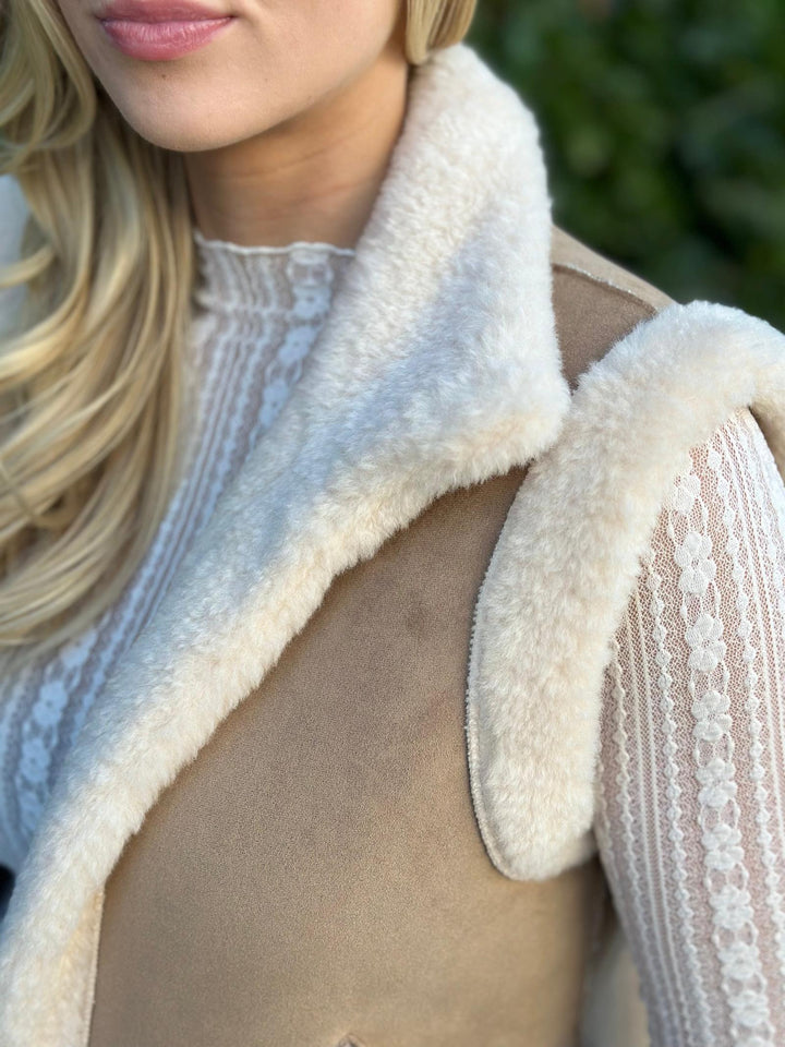 Elan Sleeveless Sherpa Detail Pleather Vest