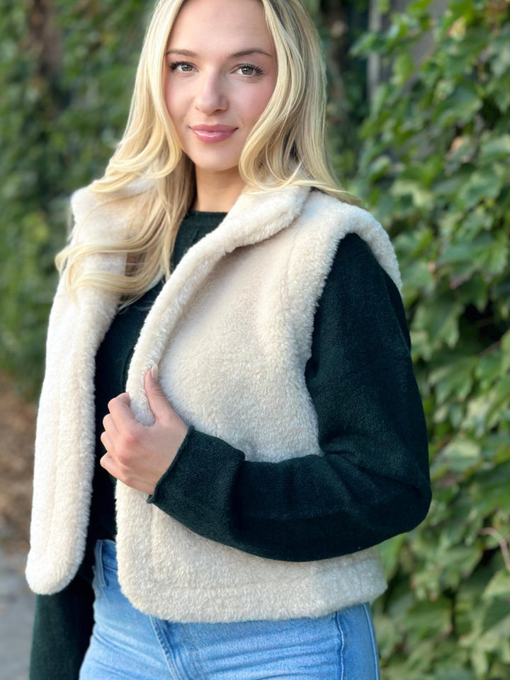 Elan Sleeveless Sherpa Detail Pleather Vest