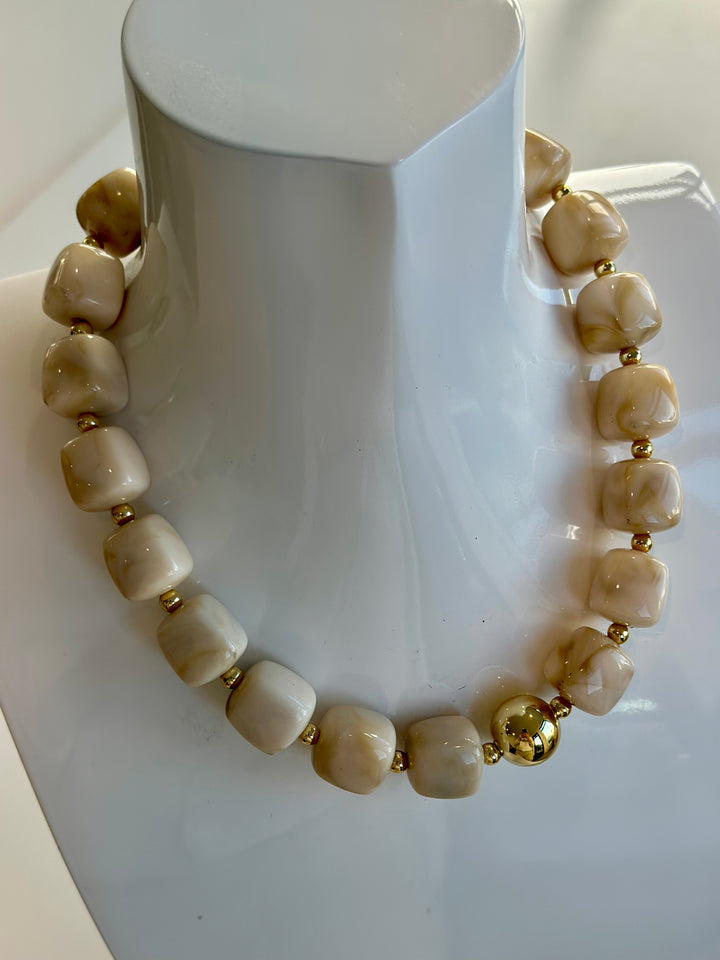 chunky beaded necklace
