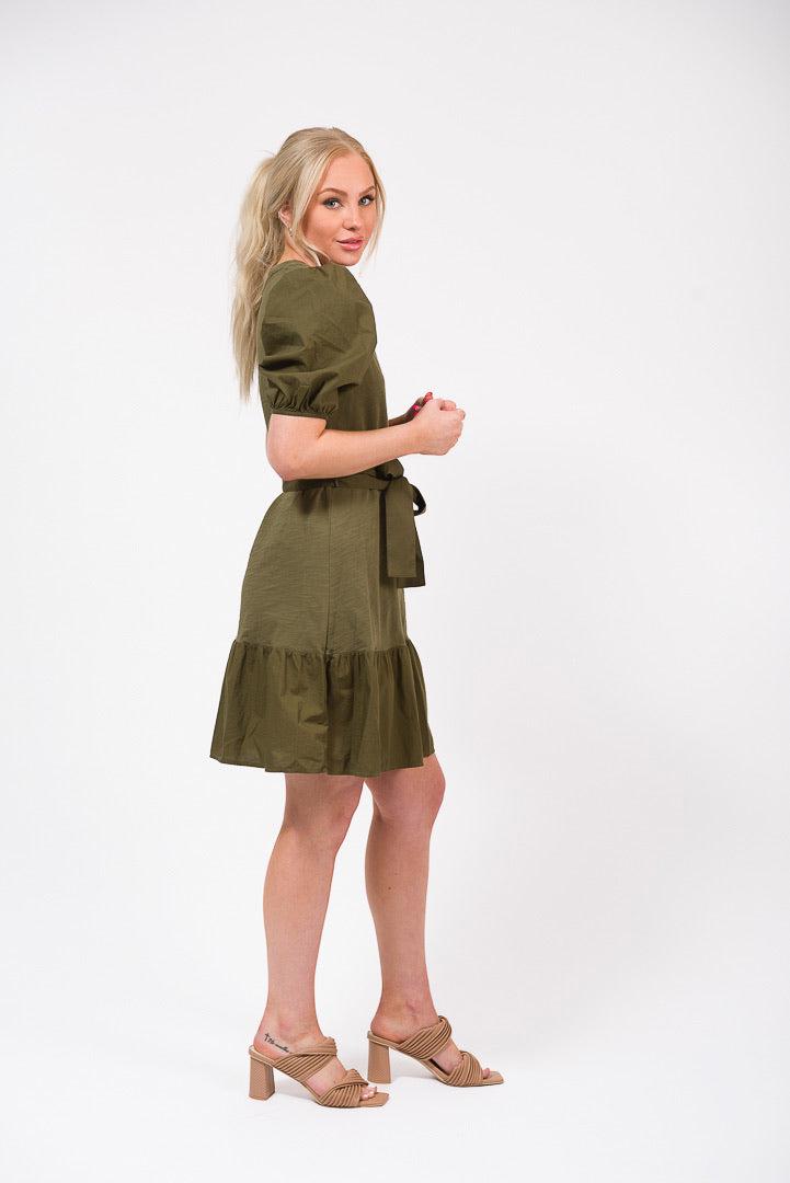 green short sleeve dress