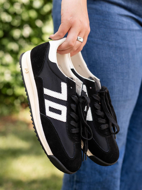 black and white back 70 retro sneaks