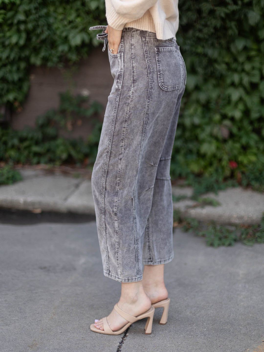 Barrel Fit Corduroy Pant