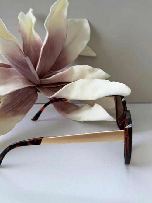 tortoise cat eye glasses