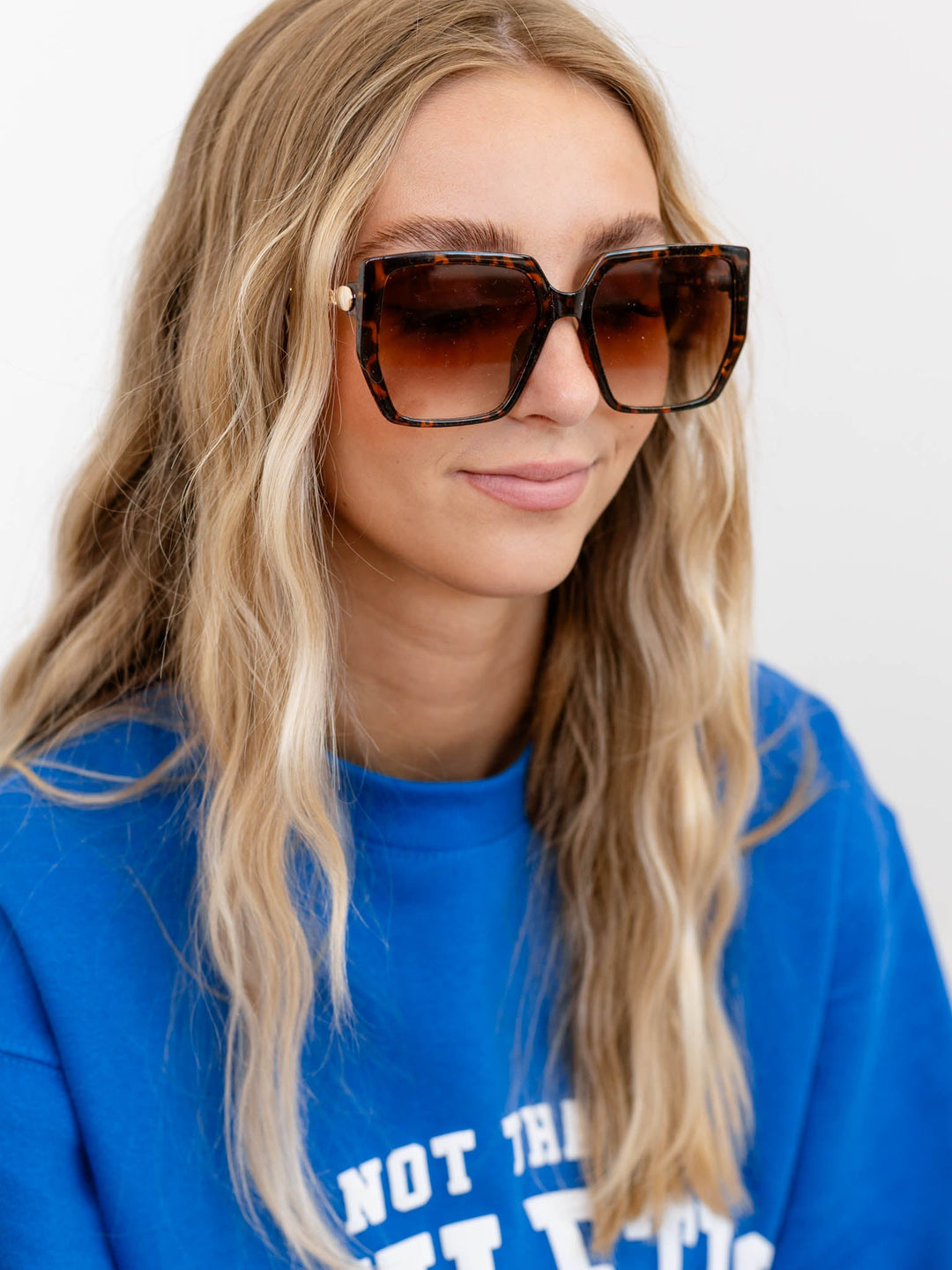 Blue Gem Riley Chain Temple Sunglasses - Black/BrownSunglasses