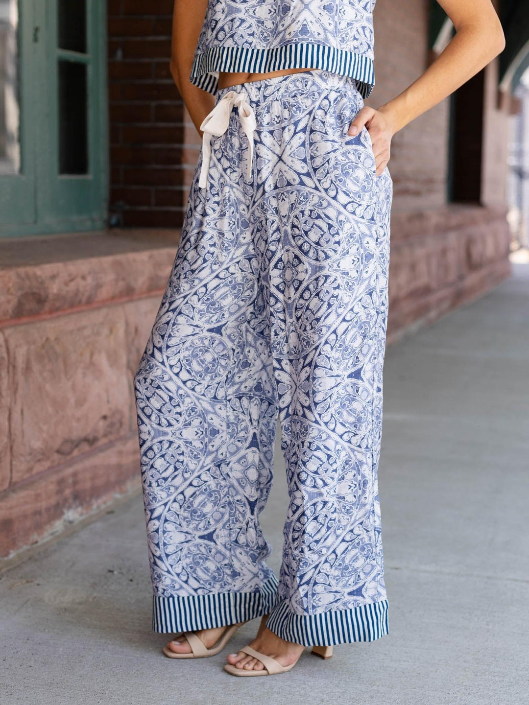 blue contrast printed wide leg pants