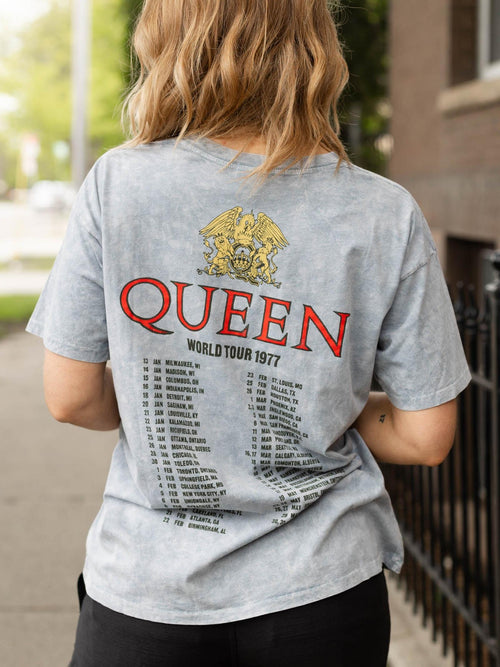 washed grey queen tee