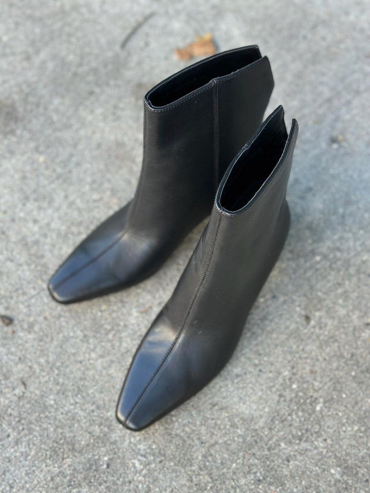 Dolce Vita Bennet Sleek Bootie