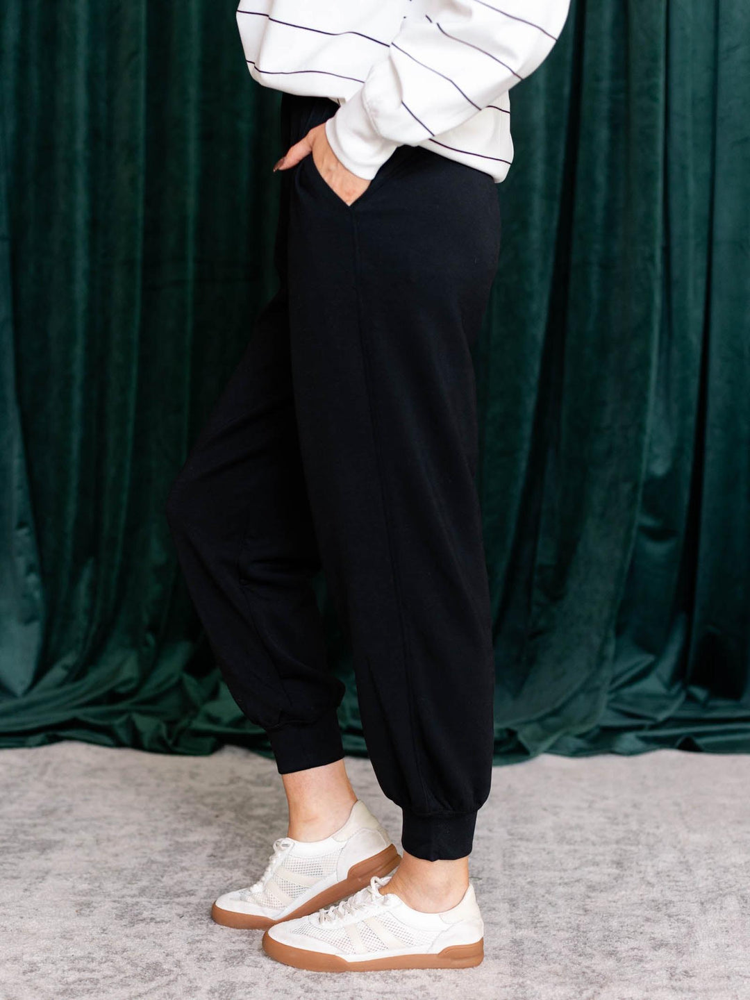 black jogger pant