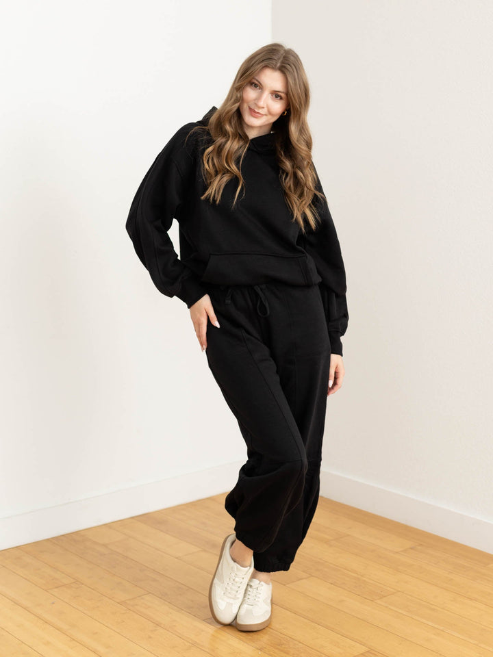 black basic hooded sweatshirt