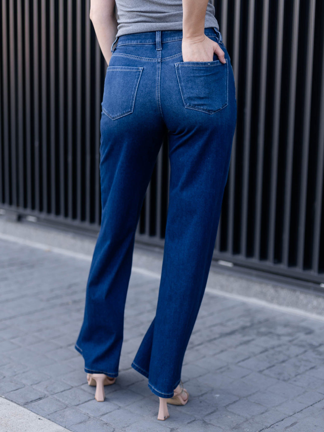 stretchy pants