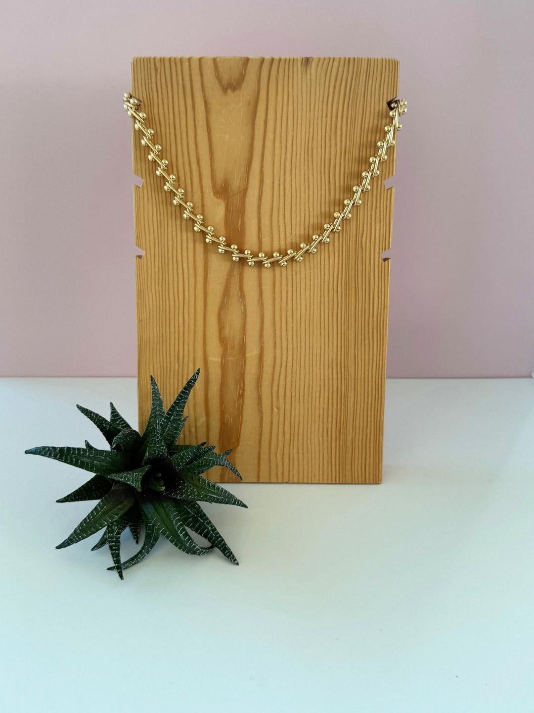gold textured chain link necklace