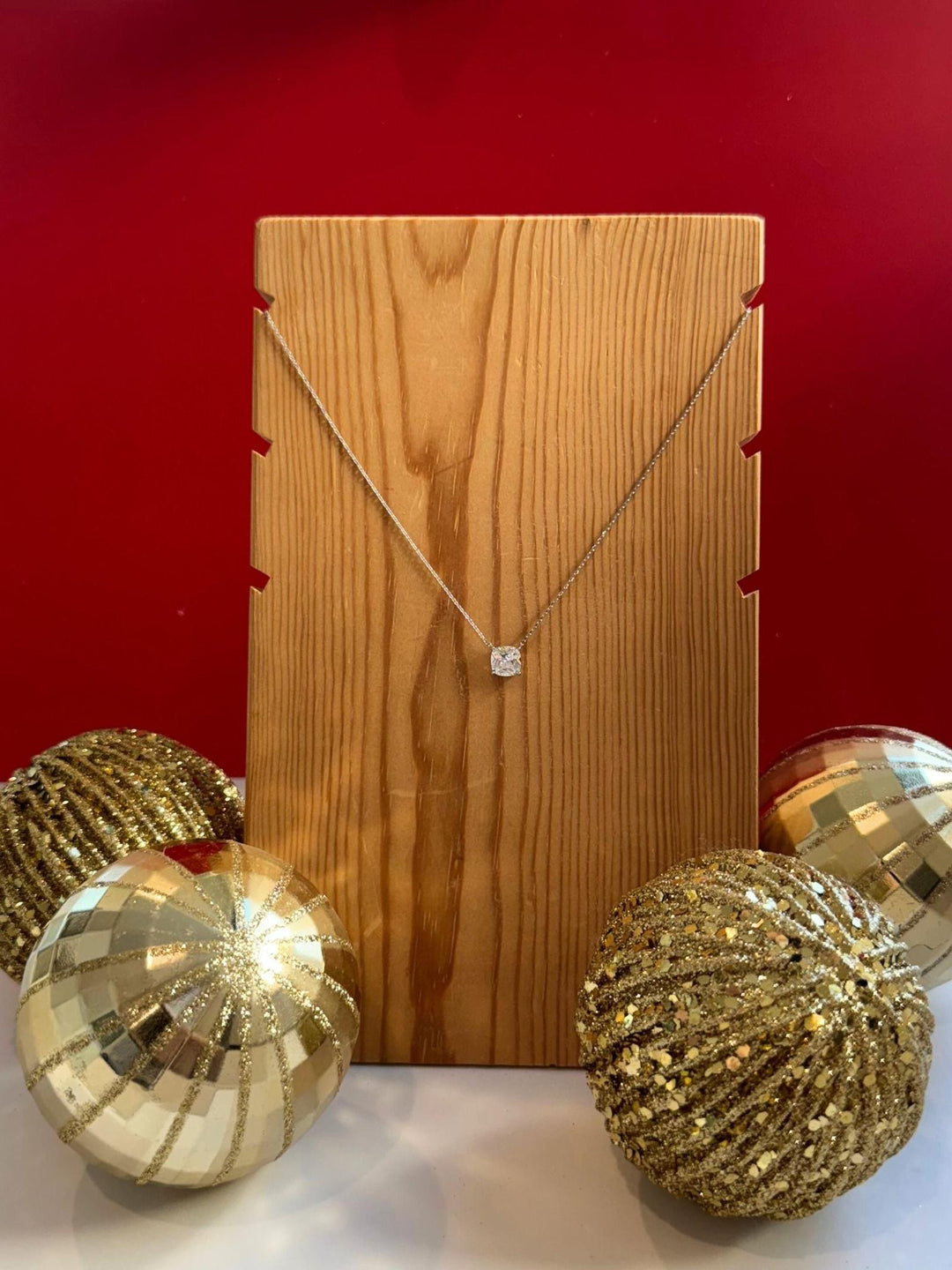 silver gem necklace
