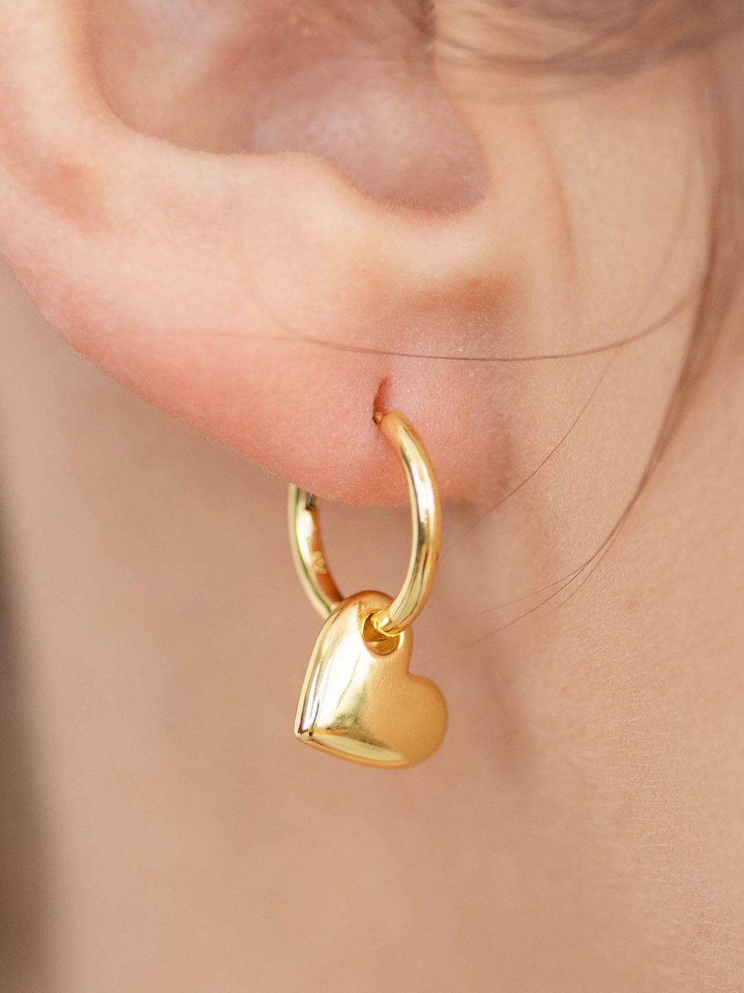 gorjana Lou Heart HuggiesPremium earring