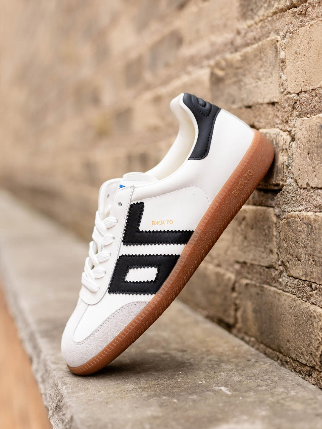 back 70 black and white sneaker