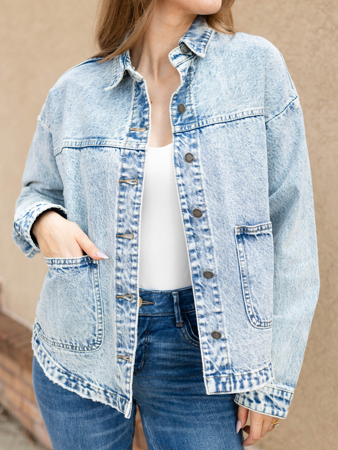 VEVERET Acid Wash Pocket Front Denim Jacket