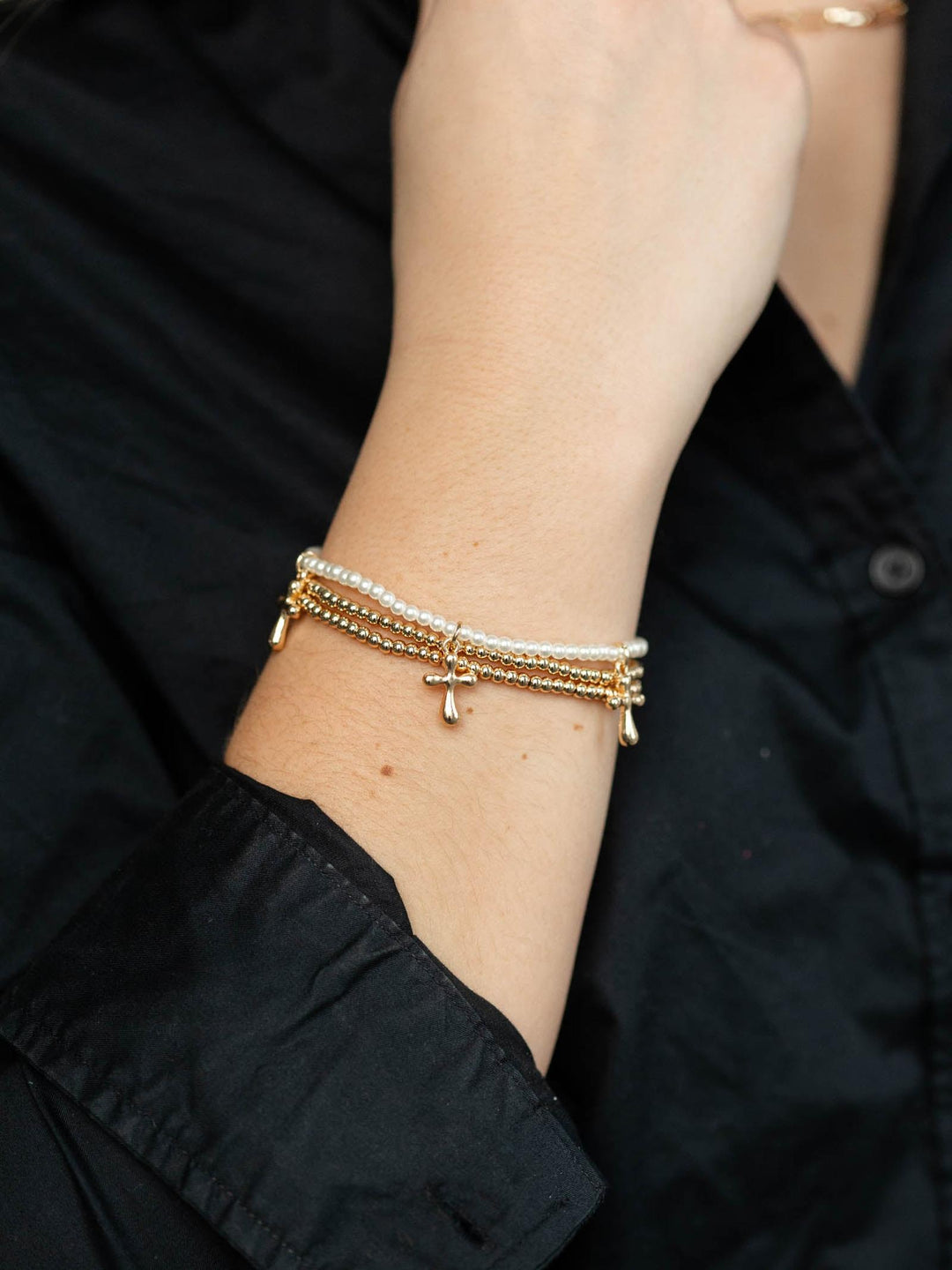 Pearl  + Cross  Charm Stretch Bracelet