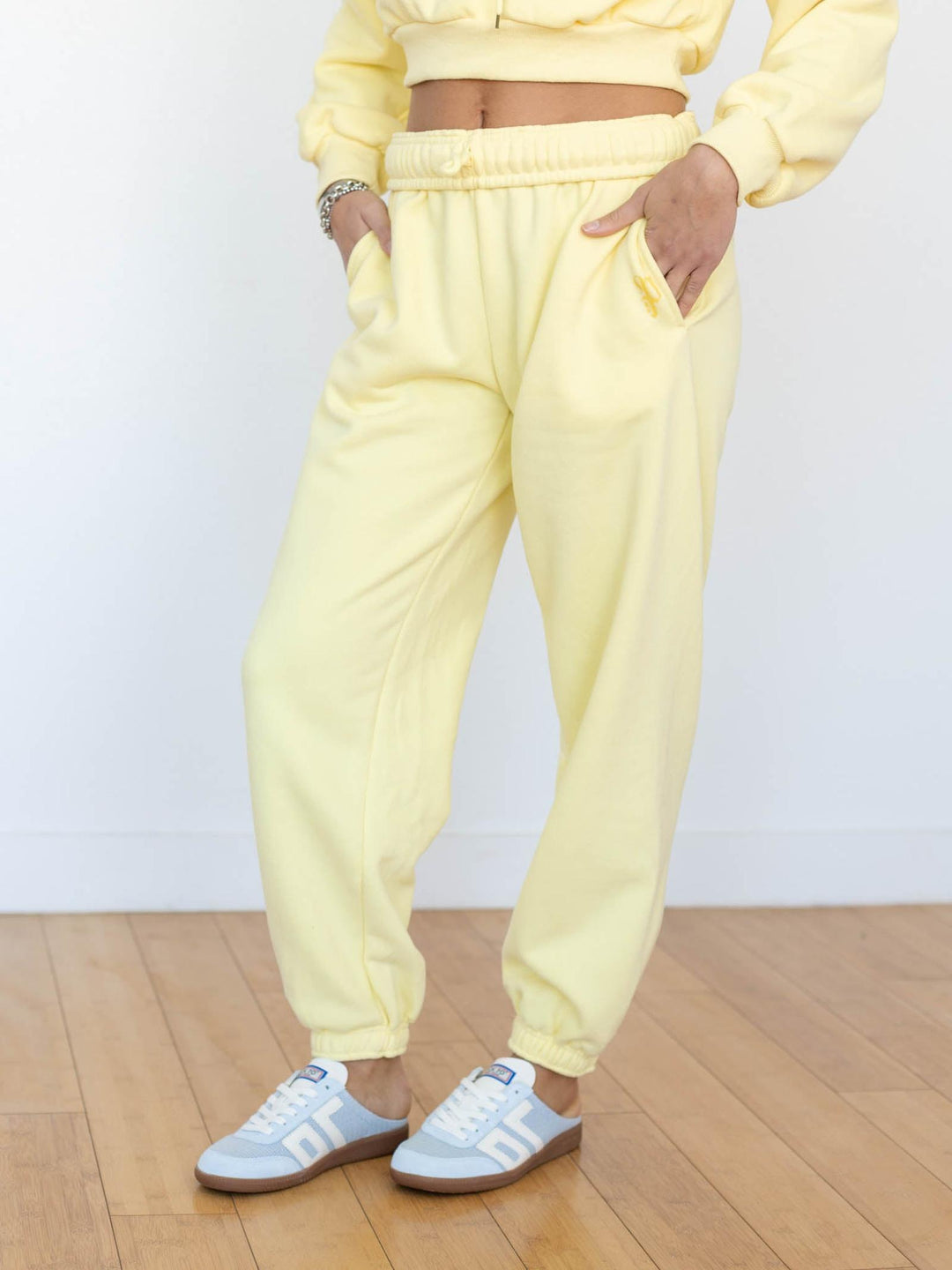 yellow jogger pant