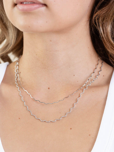 silver wavy necklace