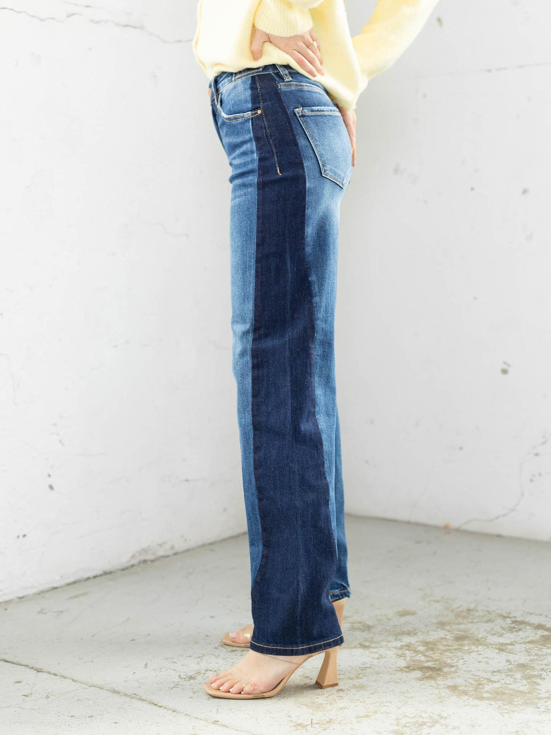 contrast wash straight leg denim