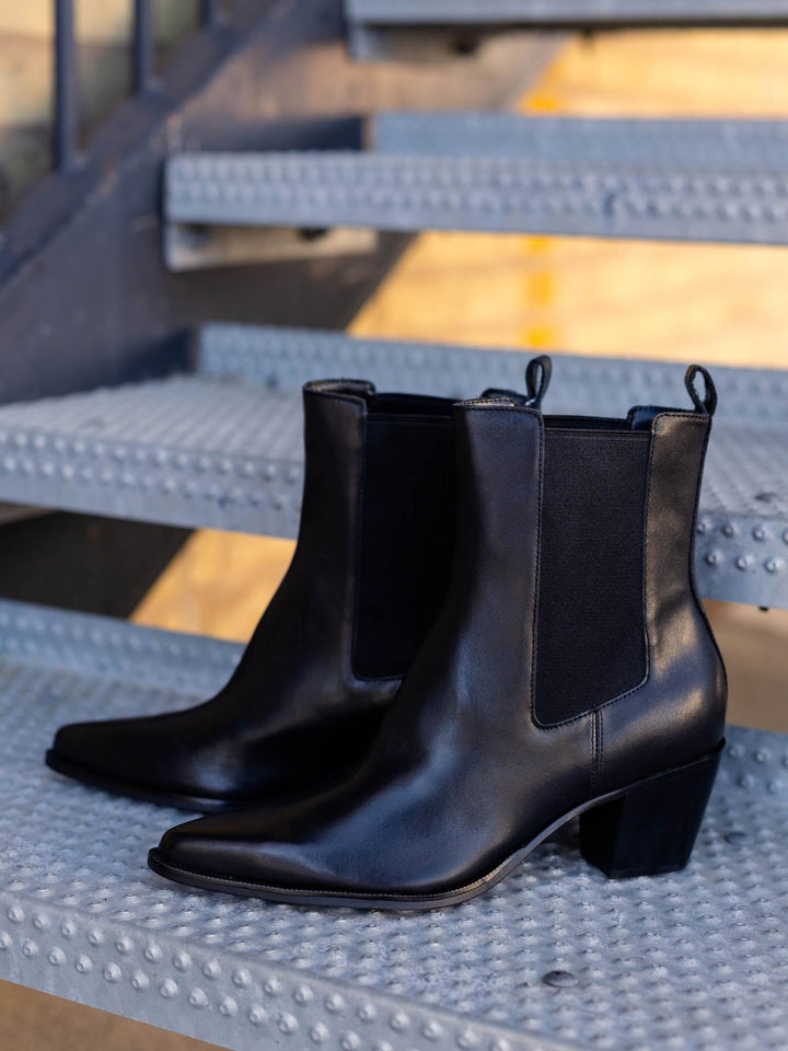 black mid shaft bootie