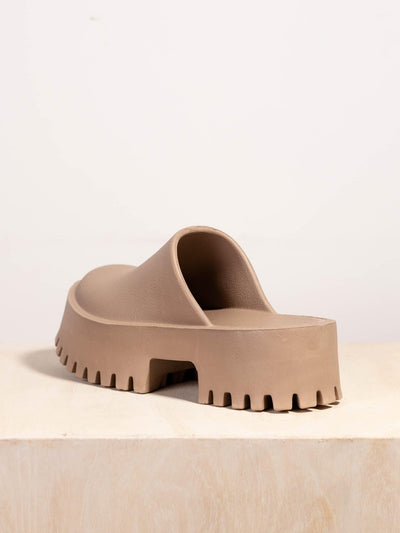 neutral clog