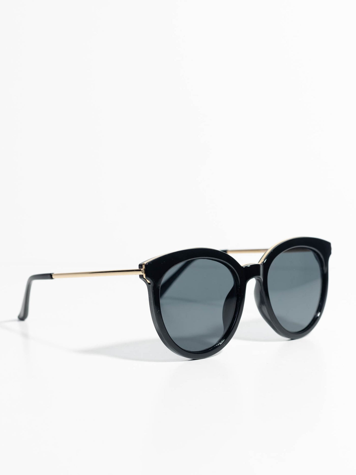 rounded  sunglasses