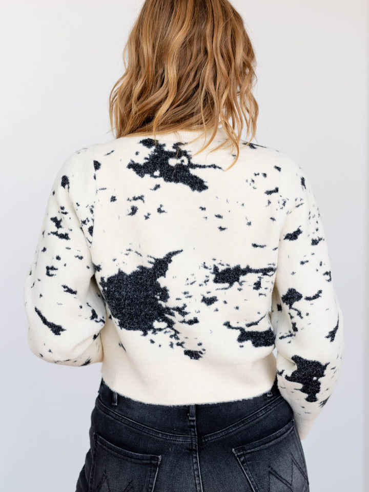 contrast boxy shorter sweater