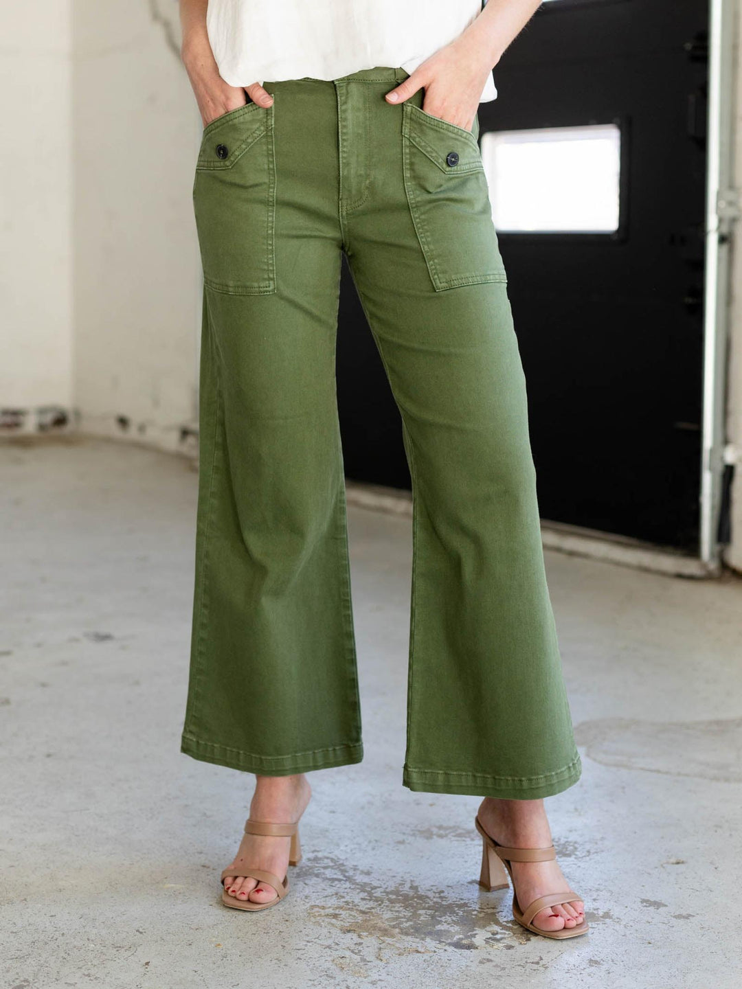 KUT Dill Meg High Rise Button Utility