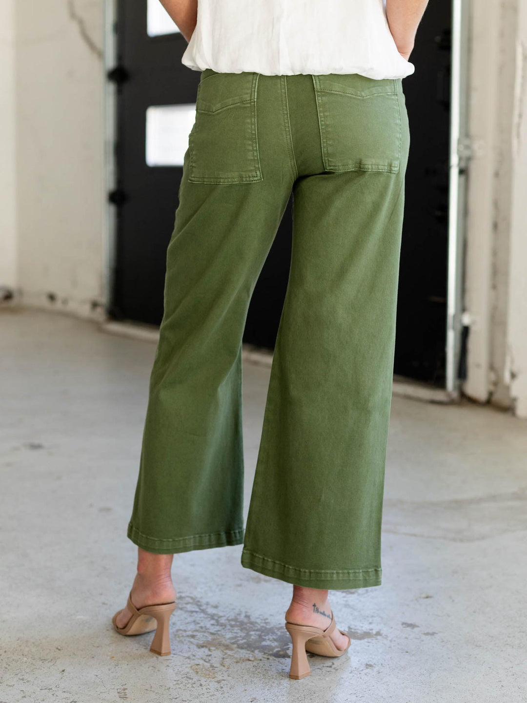 KUT Dill Meg High Rise Button Utility