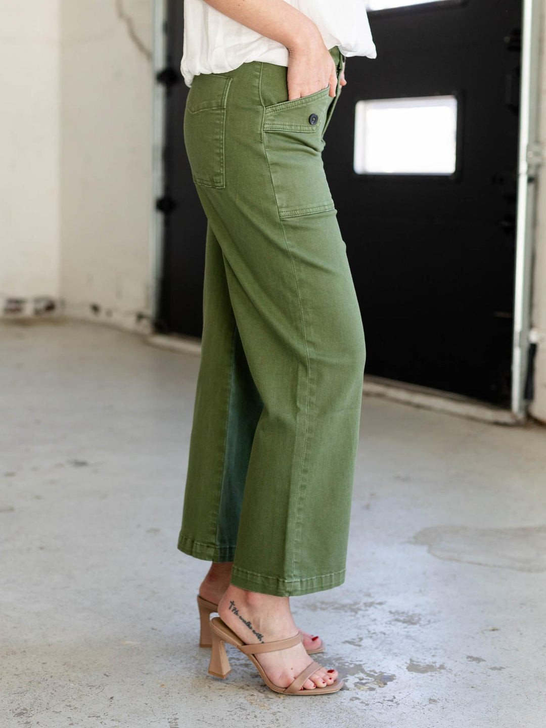 KUT Dill Meg High Rise Button Utility