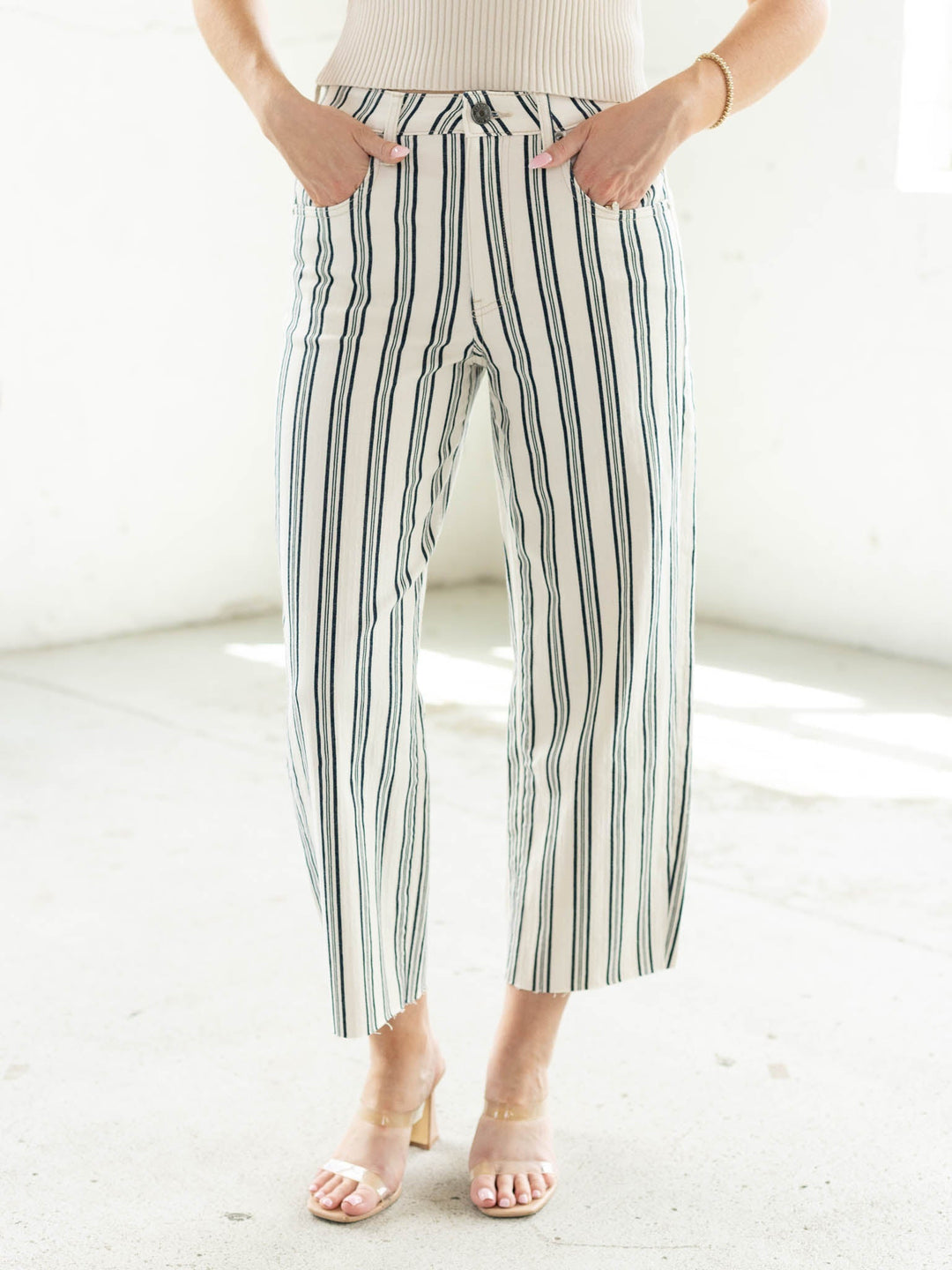KUT Navy/Ivory Gwen High Rise Wide Leg Jean