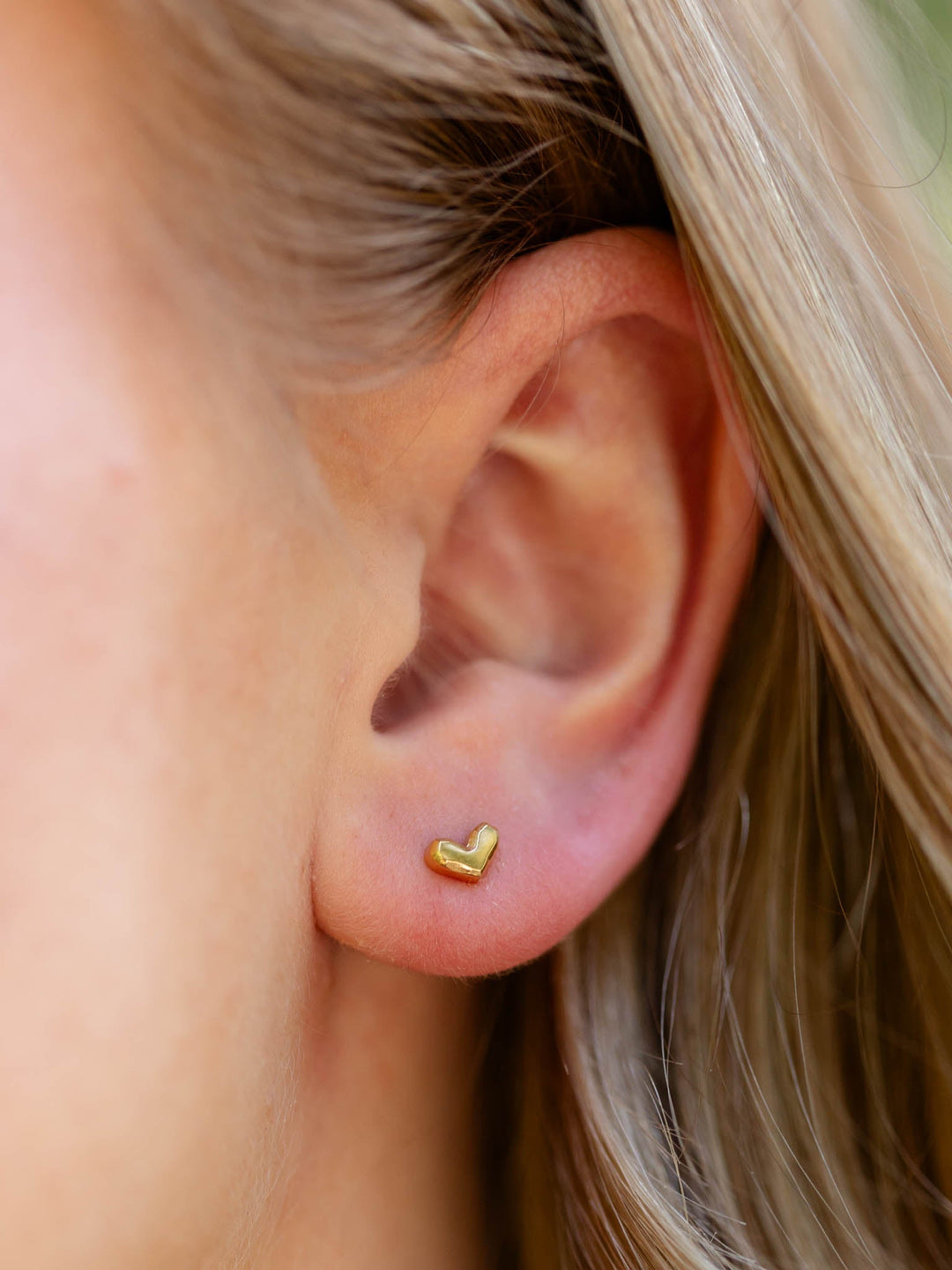 Linny Fable Heart Screwback Stud