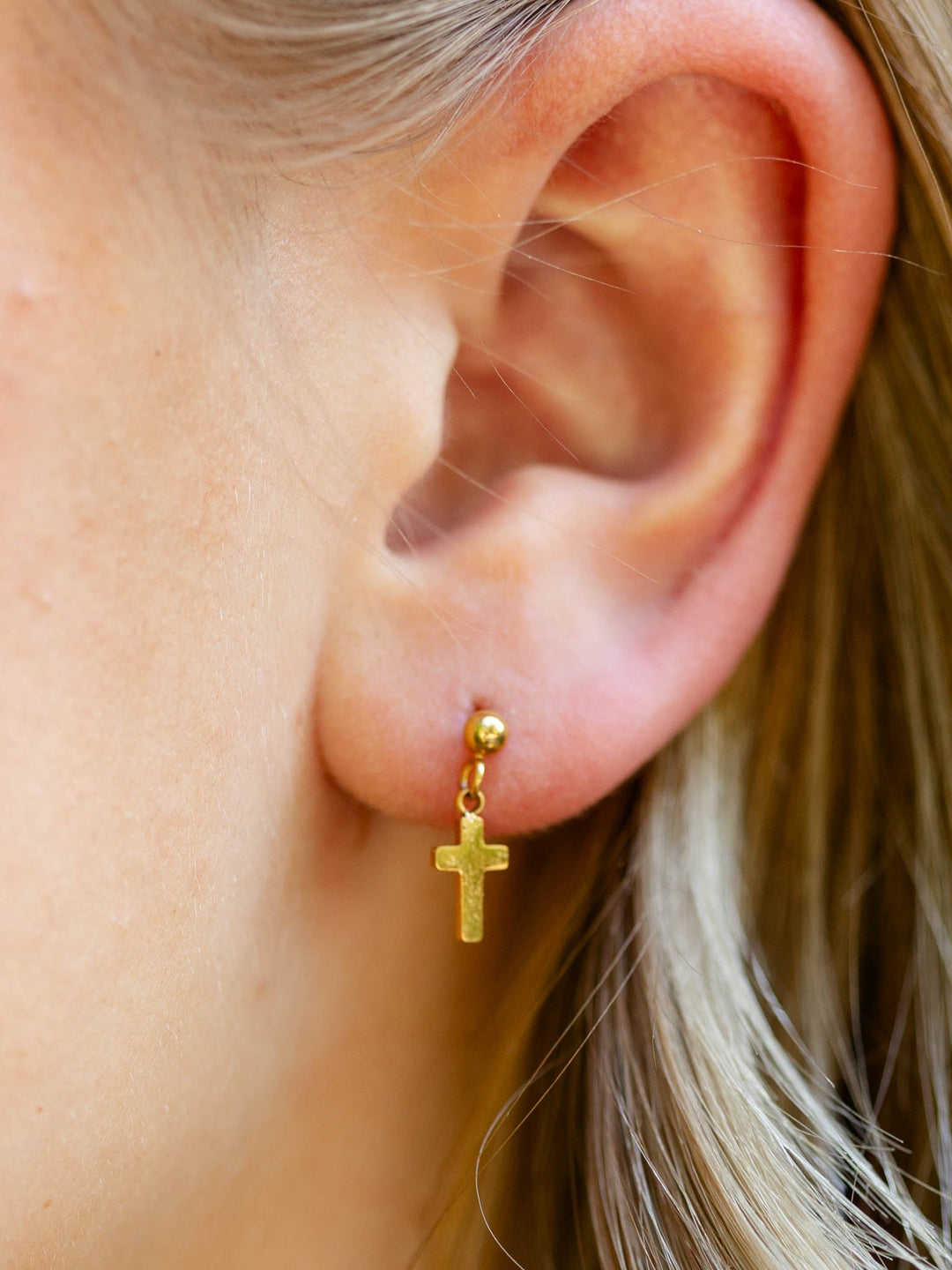 Linny Millie Cross Screwback Stud
