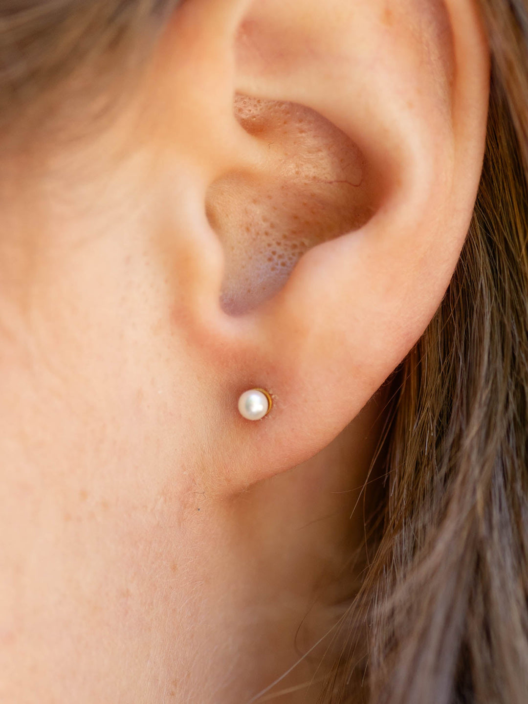Linny Payton Pearl 3mm Screwback Stud