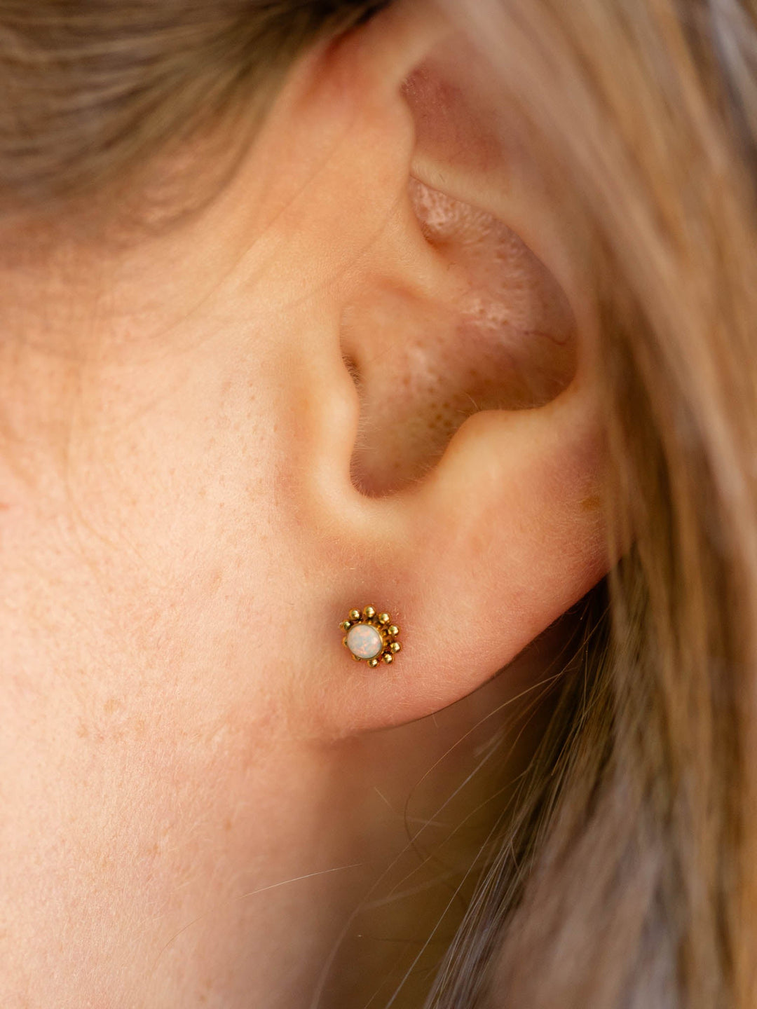 Linny Serena Opal Screwback Stud