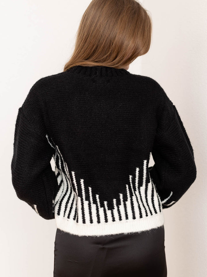 black and white contrast stripe sweater
