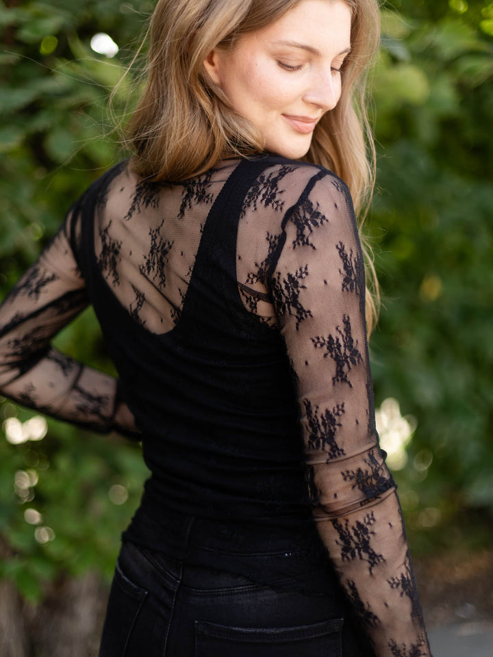 Mock Neck Classic Lace Long Sleeve