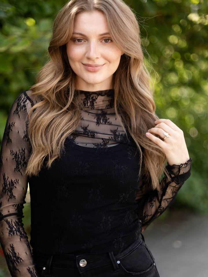 Mock Neck Classic Lace Long Sleeve