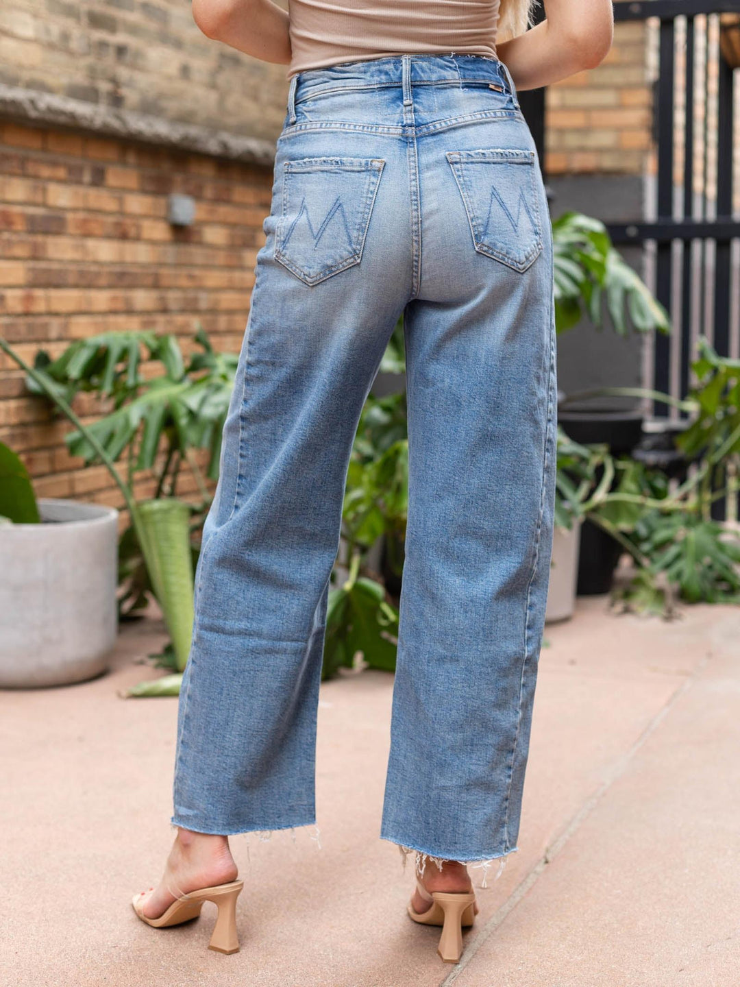washed barrel fray hem denim