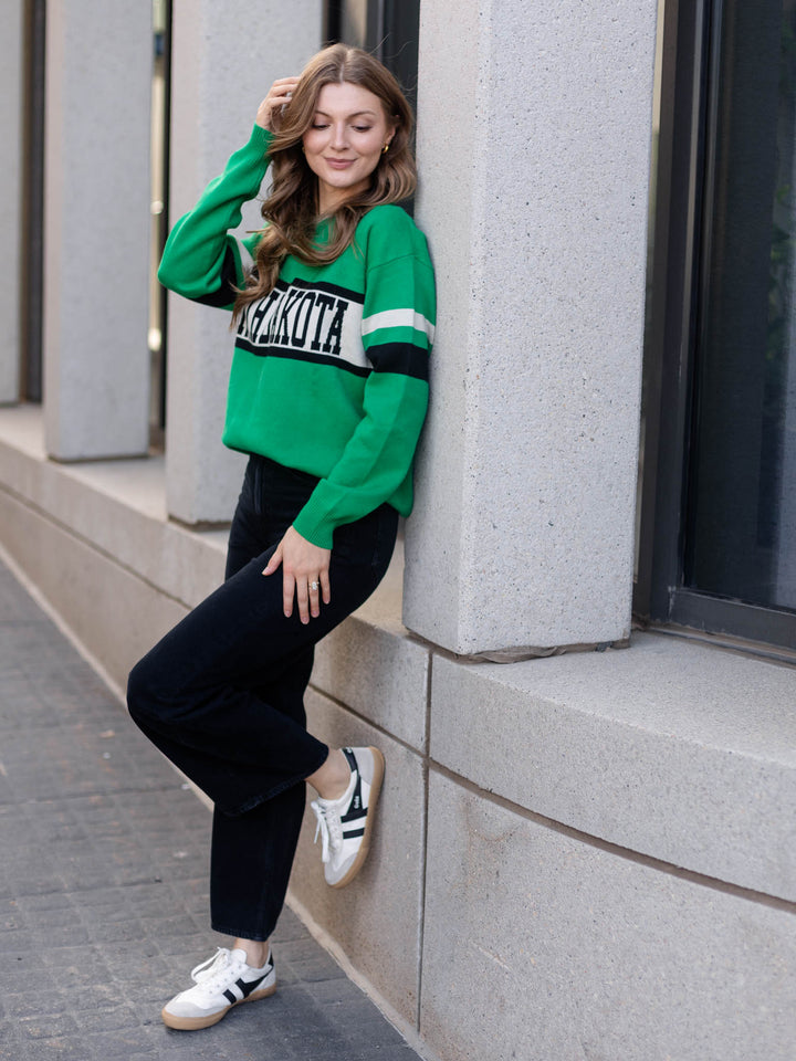 UND sweater