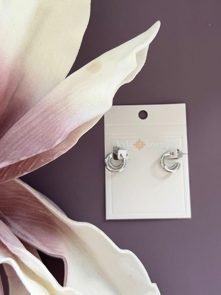 silver small hoop earrings