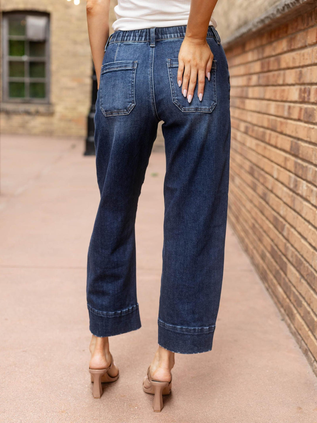 barrel leg jean