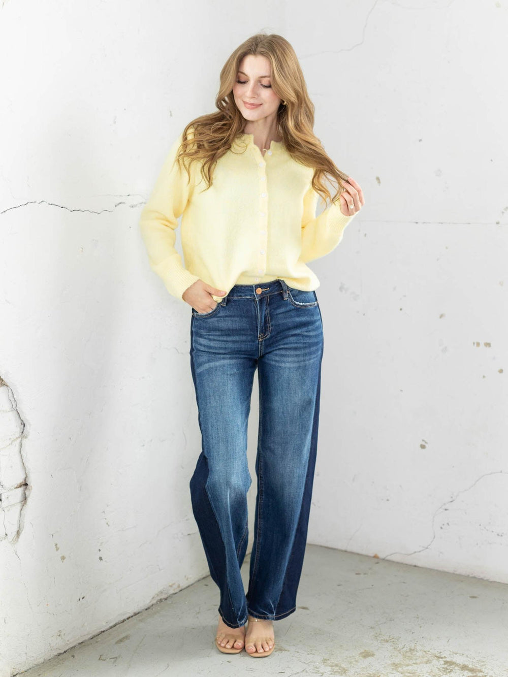 contrast wash straight leg denim