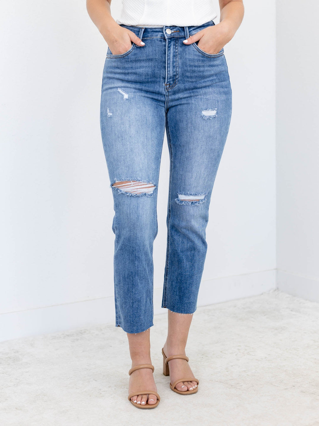 RISEN Medium High Rise Crop Slim StraightDenim jeans