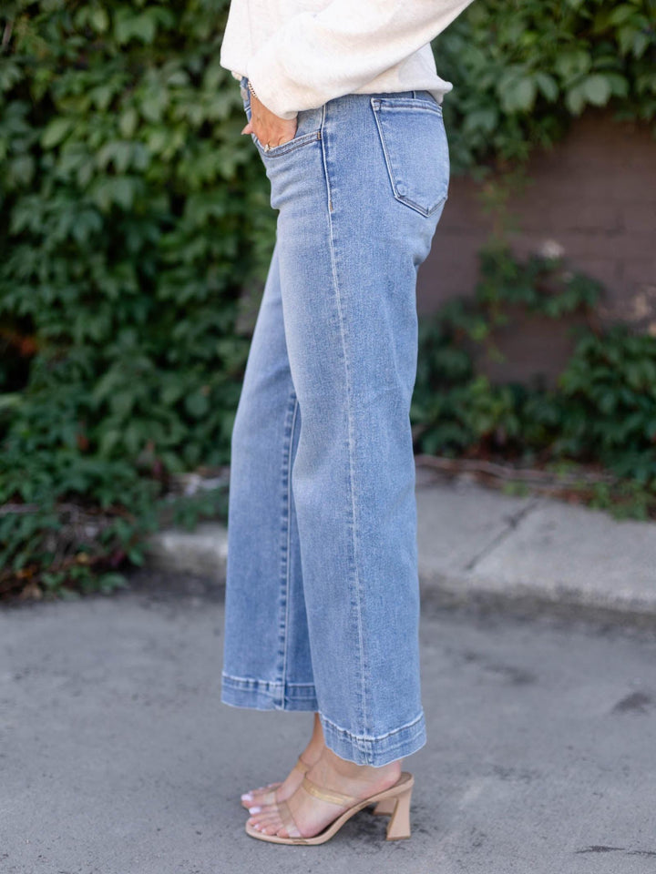 RISEN Medium High Rise Yoke Detail Crop Wide Leg