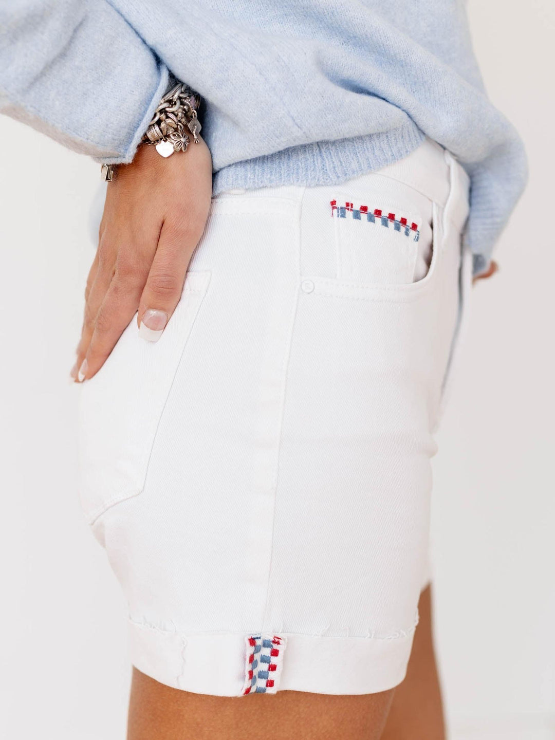 embroiderd white roll cuff shorts