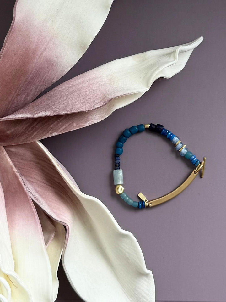 shades of blue beaded bracelet
