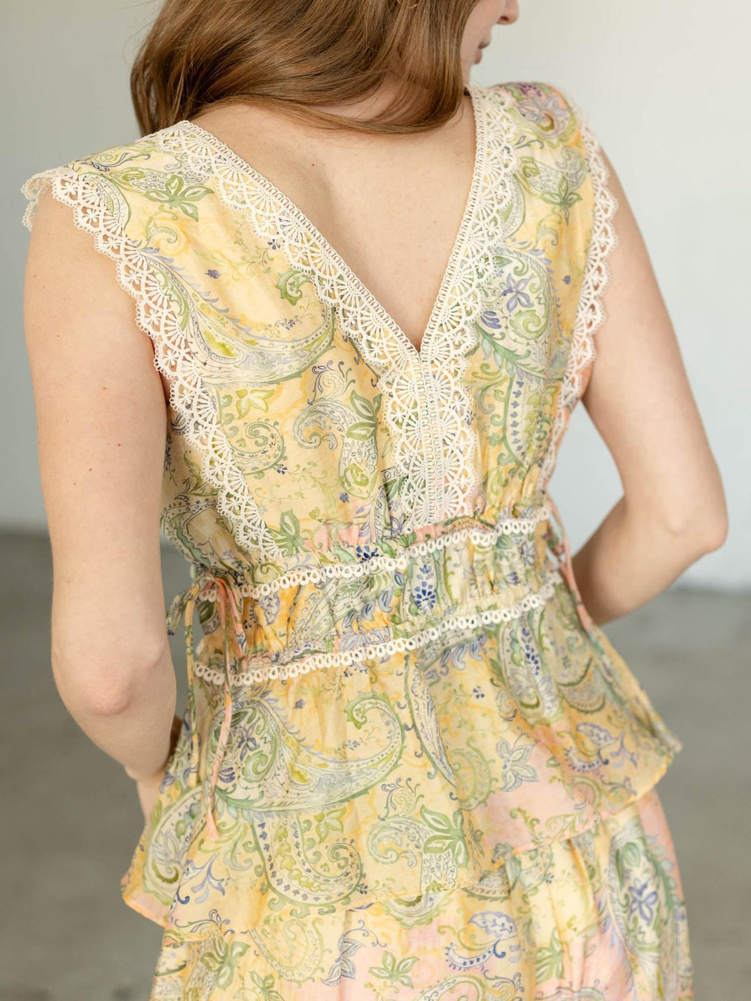 sleeveless print top